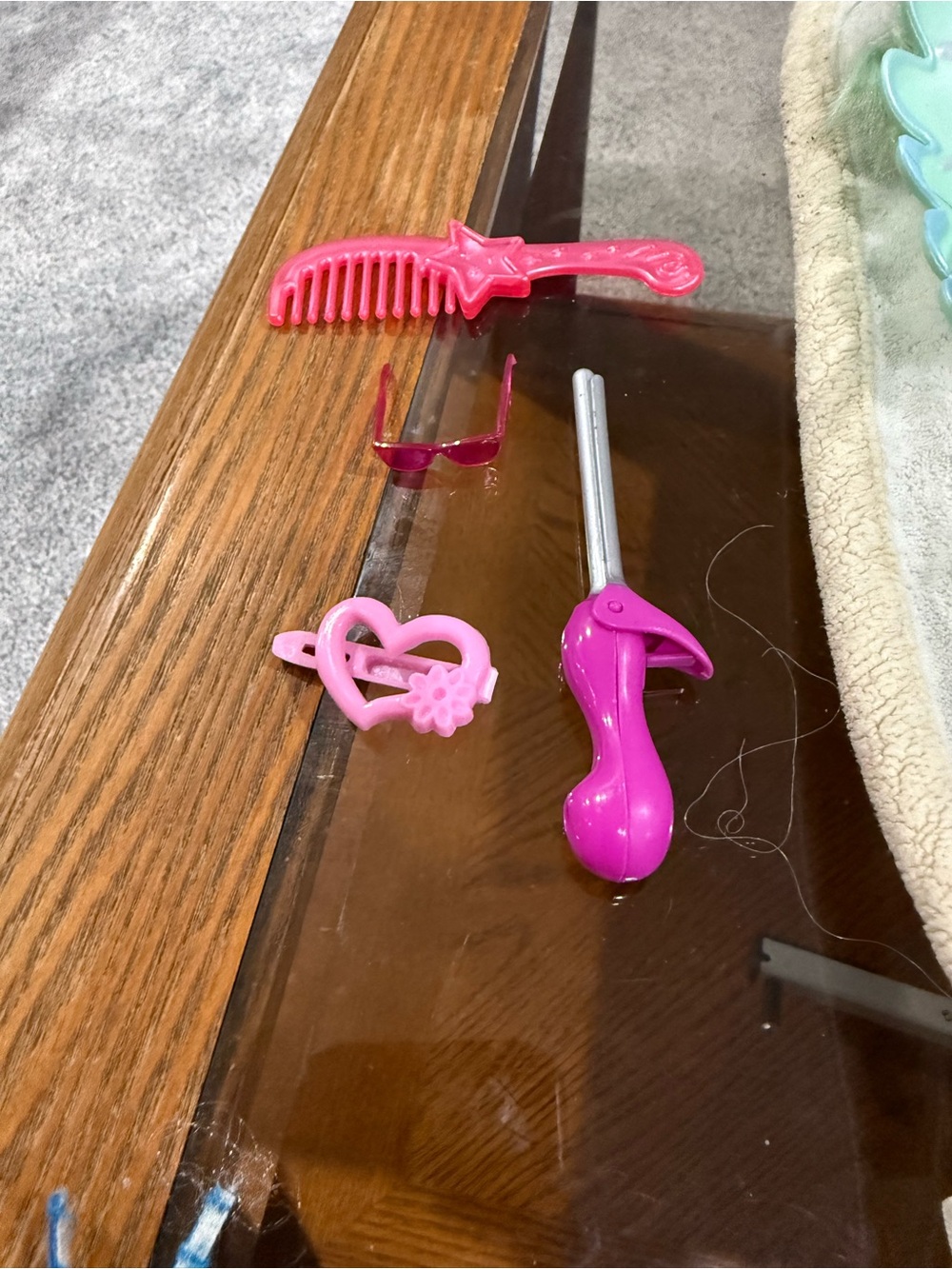 Barbie Totally Hair - Wave It 1999 with twist tool ,comb, barrette,& sunglasses - Picture 11 of 11